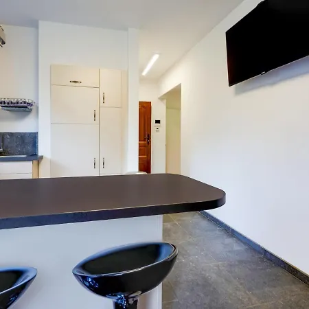 Alluring In With Garden And Parking Διαμέρισμα Ferrières