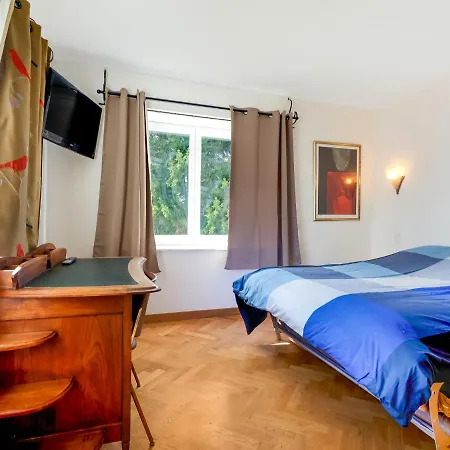 Alluring In With Garden And Parking * Ferrières